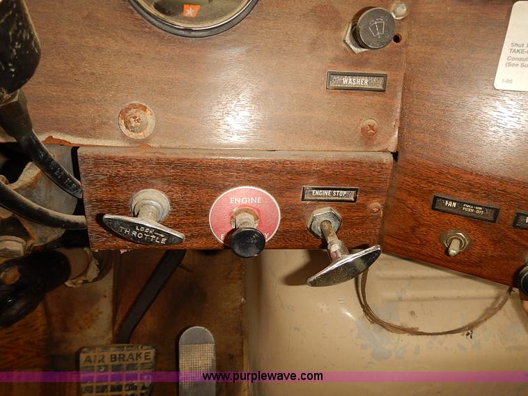 image for item J3084 1974 White Western Star tender truck