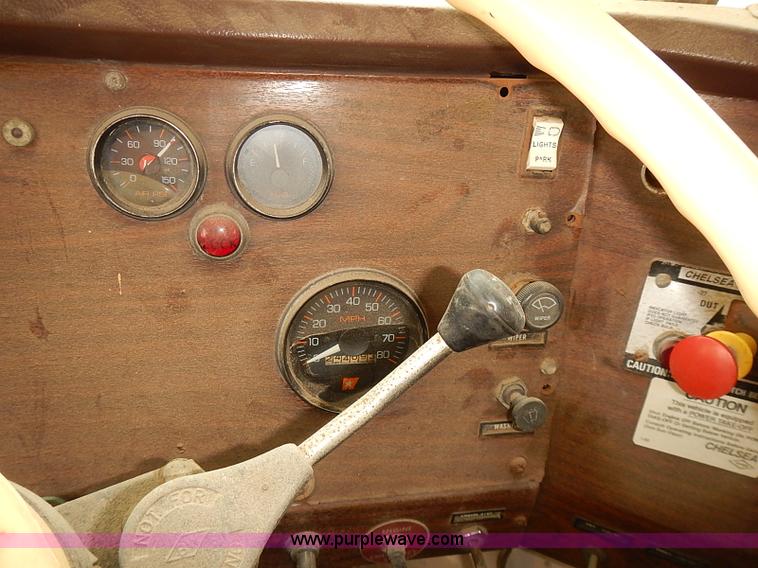 image for item J3084 1974 White Western Star tender truck