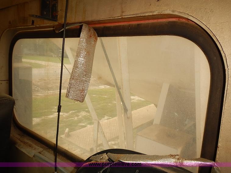 image for item J3084 1974 White Western Star tender truck