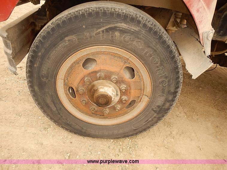 image for item J3084 1974 White Western Star tender truck