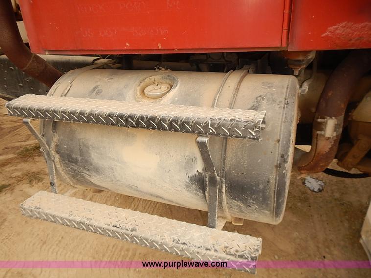 image for item J3084 1974 White Western Star tender truck