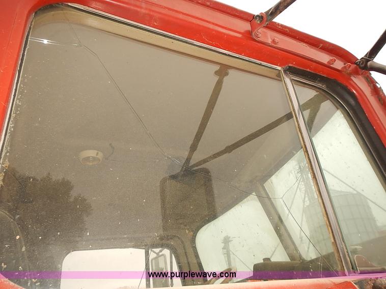 image for item J3084 1974 White Western Star tender truck