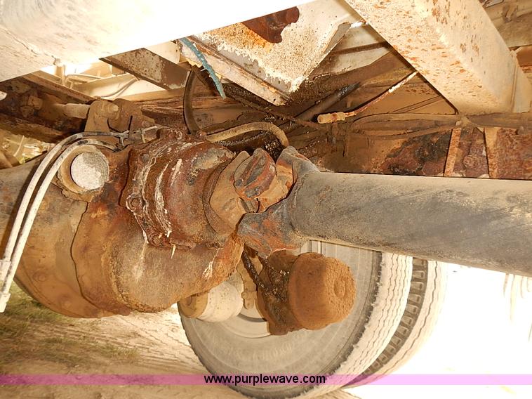 image for item J3084 1974 White Western Star tender truck