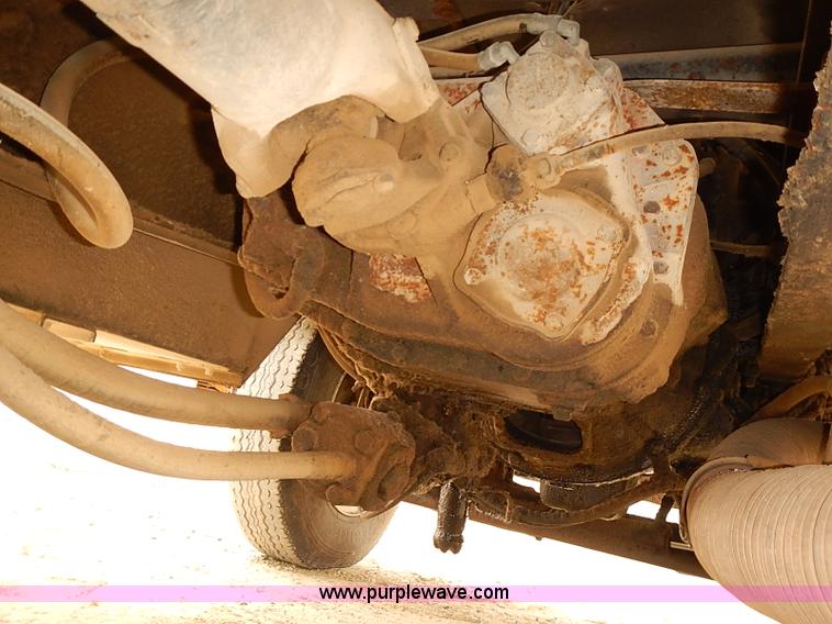 image for item J3084 1974 White Western Star tender truck