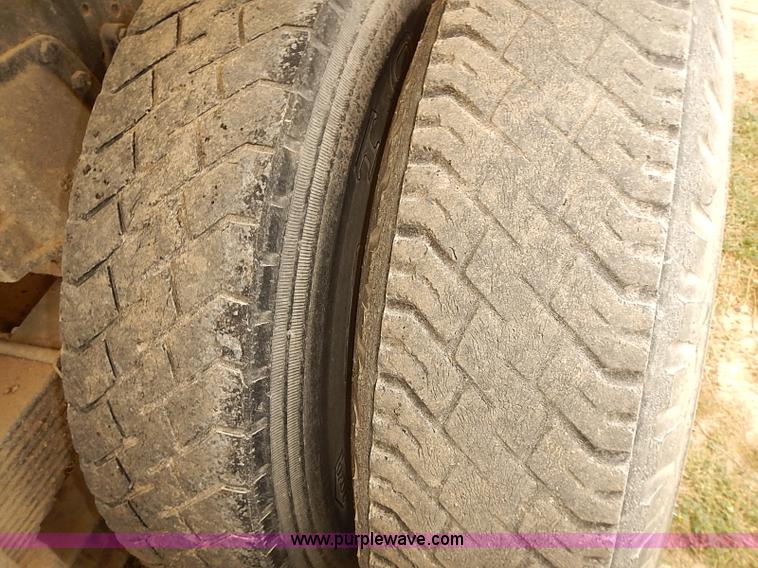 image for item J3084 1974 White Western Star tender truck