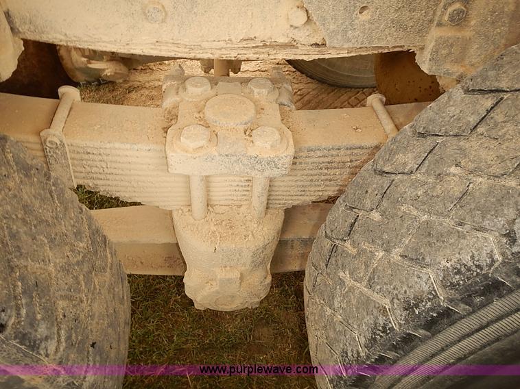 image for item J3084 1974 White Western Star tender truck