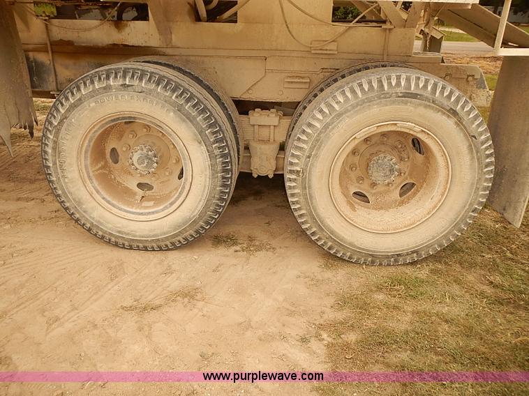 image for item J3084 1974 White Western Star tender truck