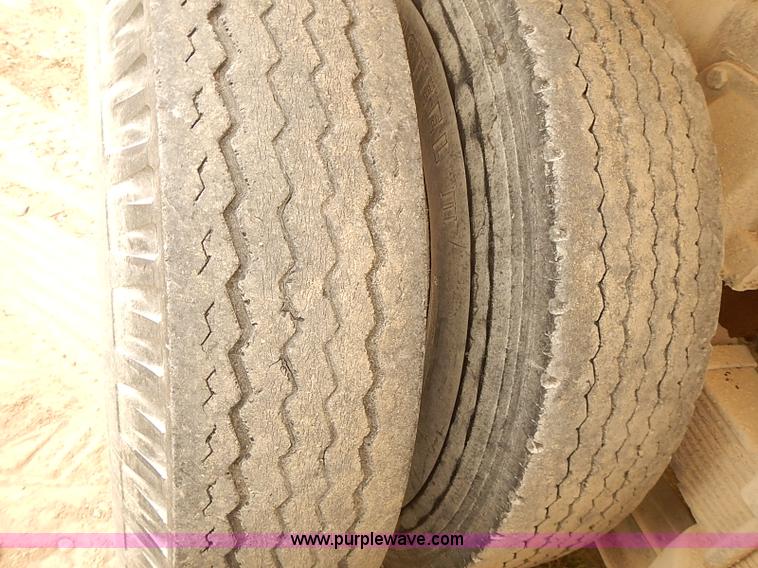 image for item J3084 1974 White Western Star tender truck