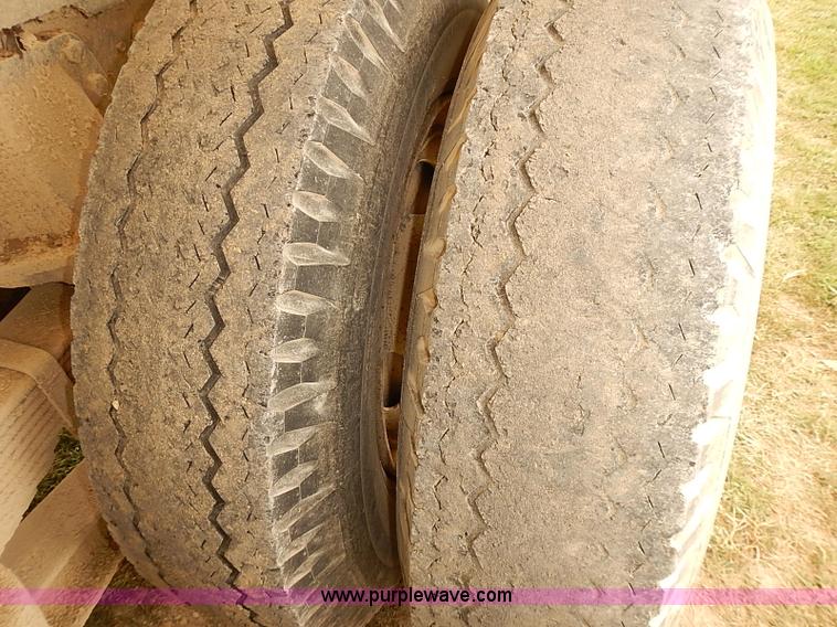 image for item J3084 1974 White Western Star tender truck