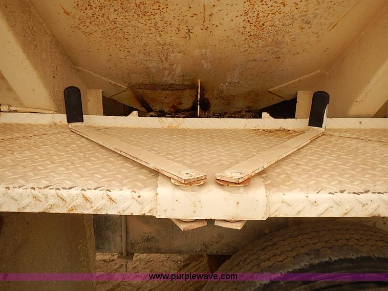 image for item J3084 1974 White Western Star tender truck