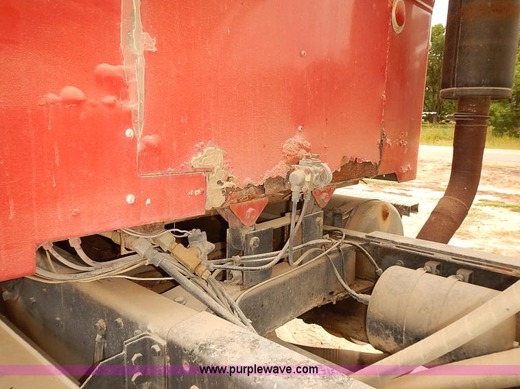 image for item J3084 1974 White Western Star tender truck