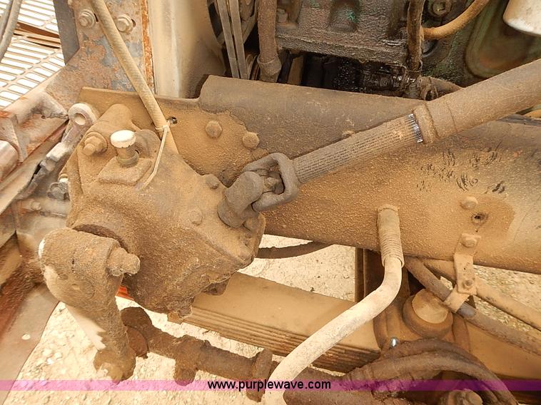 image for item J3084 1974 White Western Star tender truck