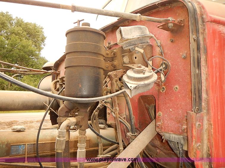 image for item J3084 1974 White Western Star tender truck
