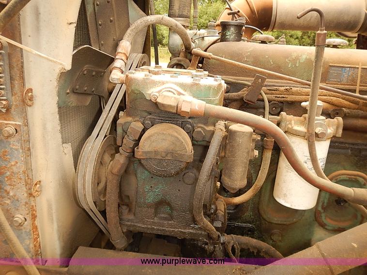 image for item J3084 1974 White Western Star tender truck