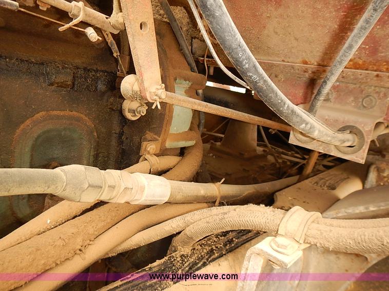 image for item J3084 1974 White Western Star tender truck