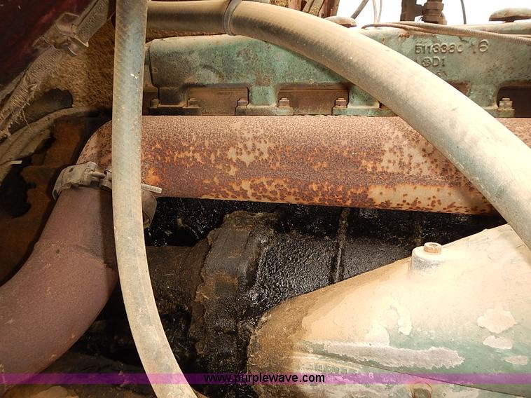 image for item J3084 1974 White Western Star tender truck