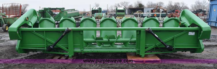 image for item K2757 1995 John Deere 893 corn head