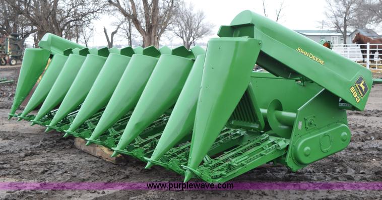 image for item K2757 1995 John Deere 893 corn head