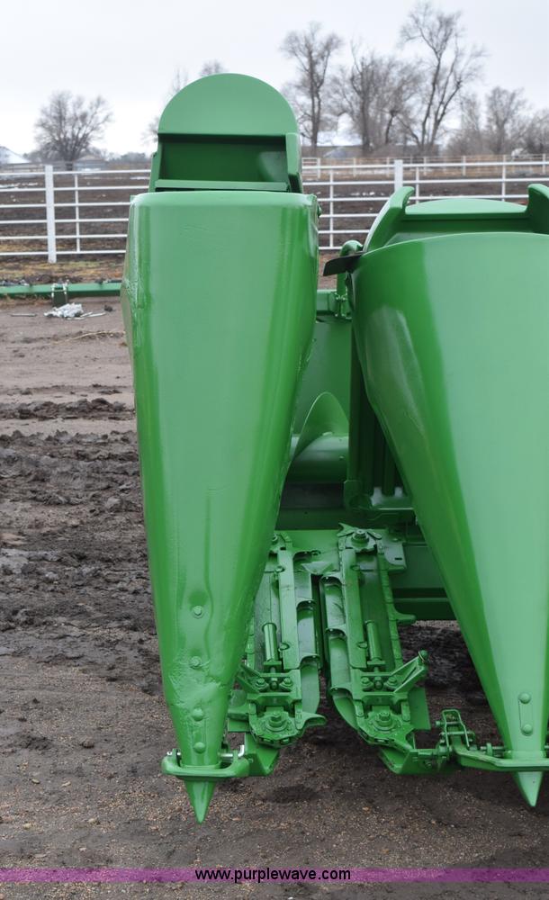 image for item K2757 1995 John Deere 893 corn head