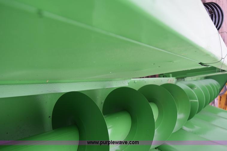 image for item K2757 1995 John Deere 893 corn head