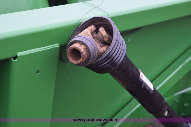 image for item K2757 1995 John Deere 893 corn head