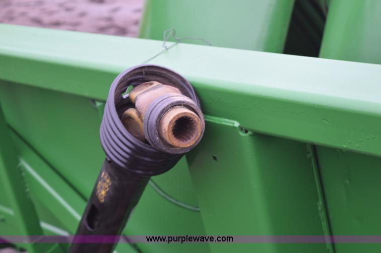 image for item K2757 1995 John Deere 893 corn head