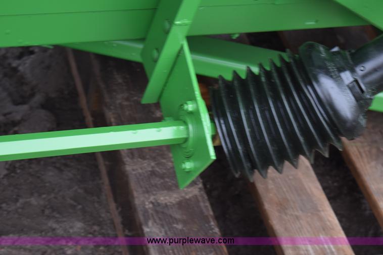 image for item K2757 1995 John Deere 893 corn head