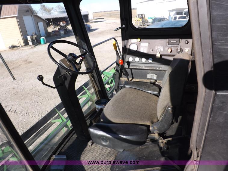 image for item K3034 1982 John Deere 7720 Turbo combine