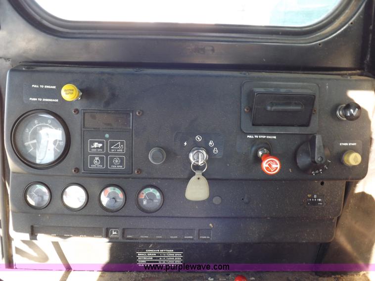 image for item K3034 1982 John Deere 7720 Turbo combine