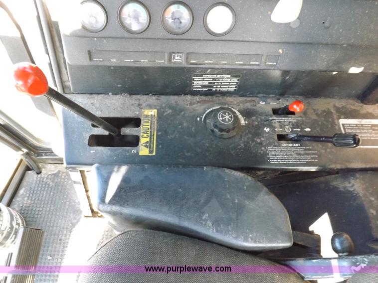 image for item K3034 1982 John Deere 7720 Turbo combine