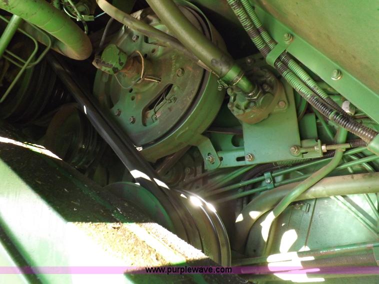 image for item K3034 1982 John Deere 7720 Turbo combine