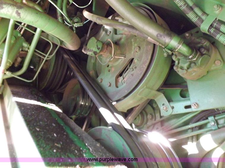image for item K3034 1982 John Deere 7720 Turbo combine