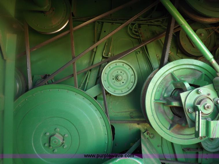 image for item K3034 1982 John Deere 7720 Turbo combine