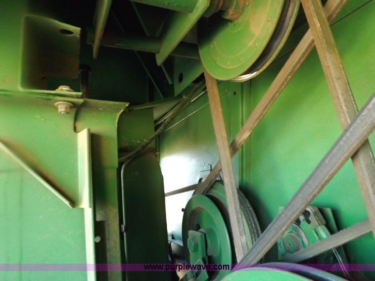 image for item K3034 1982 John Deere 7720 Turbo combine