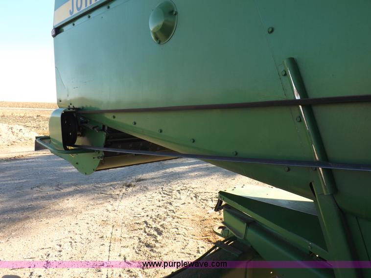 image for item K3034 1982 John Deere 7720 Turbo combine