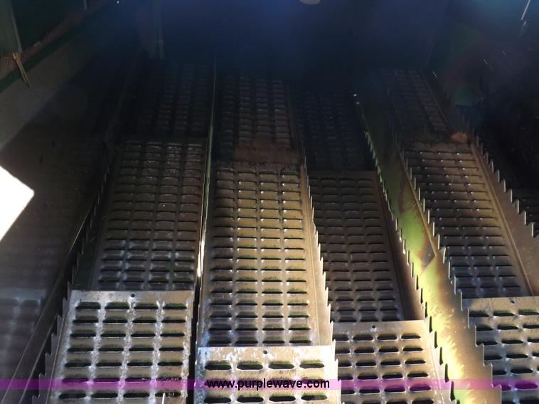 image for item K3034 1982 John Deere 7720 Turbo combine