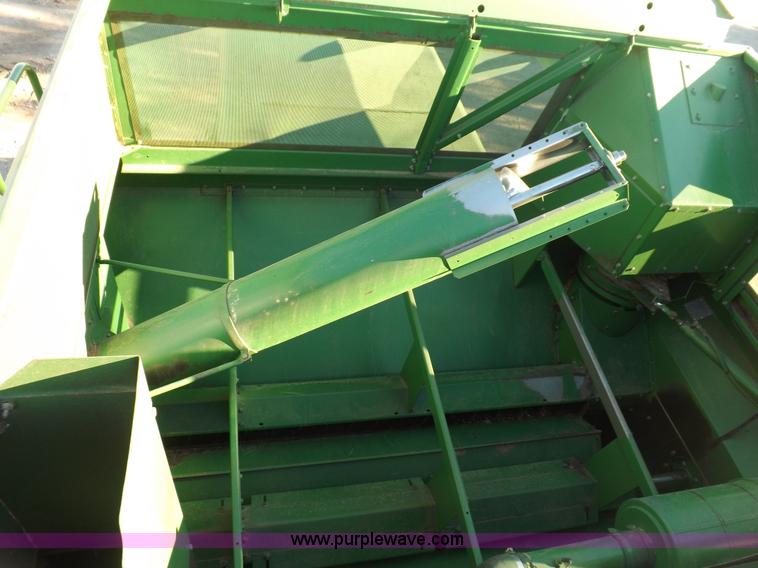 image for item K3034 1982 John Deere 7720 Turbo combine