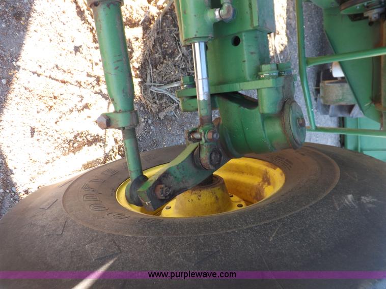 image for item K3034 1982 John Deere 7720 Turbo combine