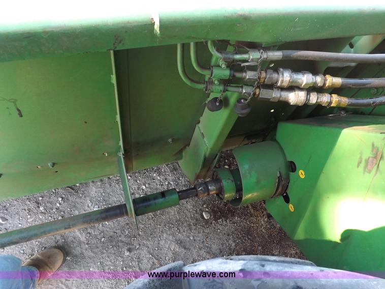 image for item K3034 1982 John Deere 7720 Turbo combine