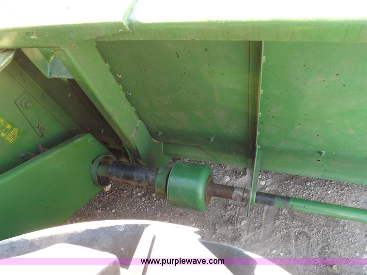 image for item K3034 1982 John Deere 7720 Turbo combine