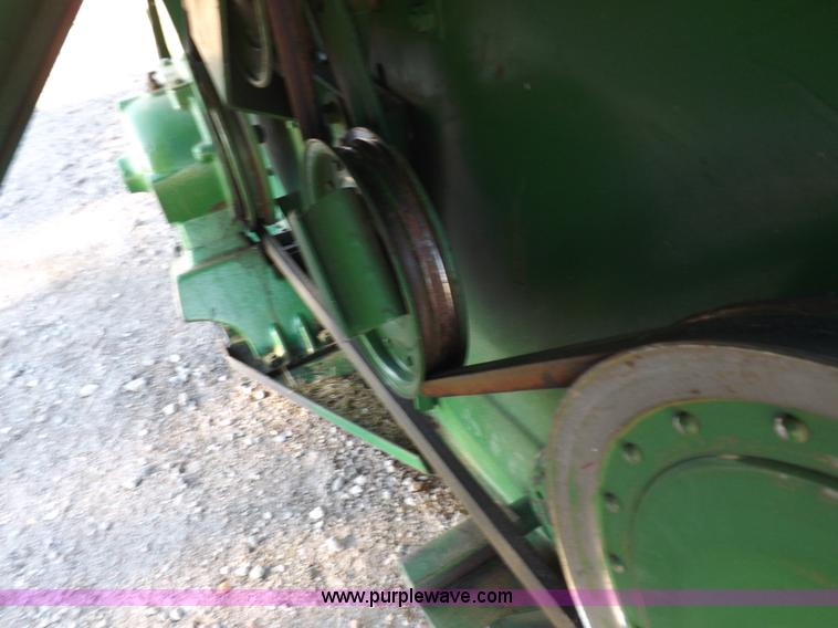 image for item K3034 1982 John Deere 7720 Turbo combine