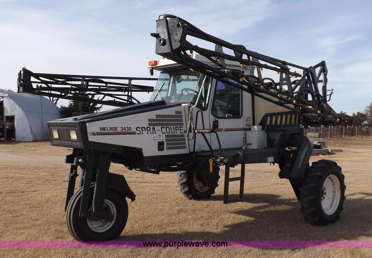 image for item K3042 Melroe SpraCoupe 3430-80 self-propelled sprayer