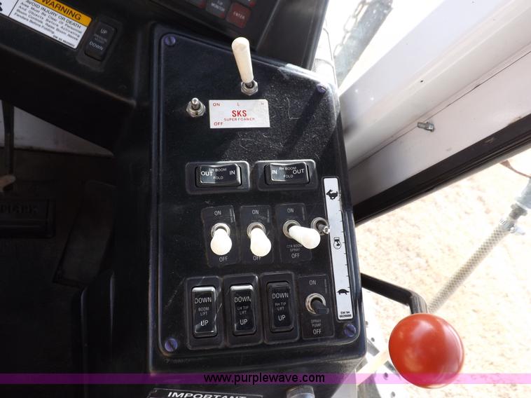 image for item K3042 Melroe SpraCoupe 3430-80 self-propelled sprayer