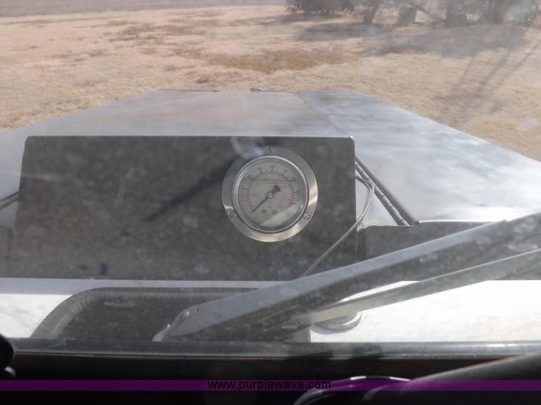 image for item K3042 Melroe SpraCoupe 3430-80 self-propelled sprayer