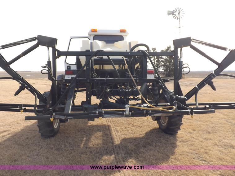 image for item K3042 Melroe SpraCoupe 3430-80 self-propelled sprayer