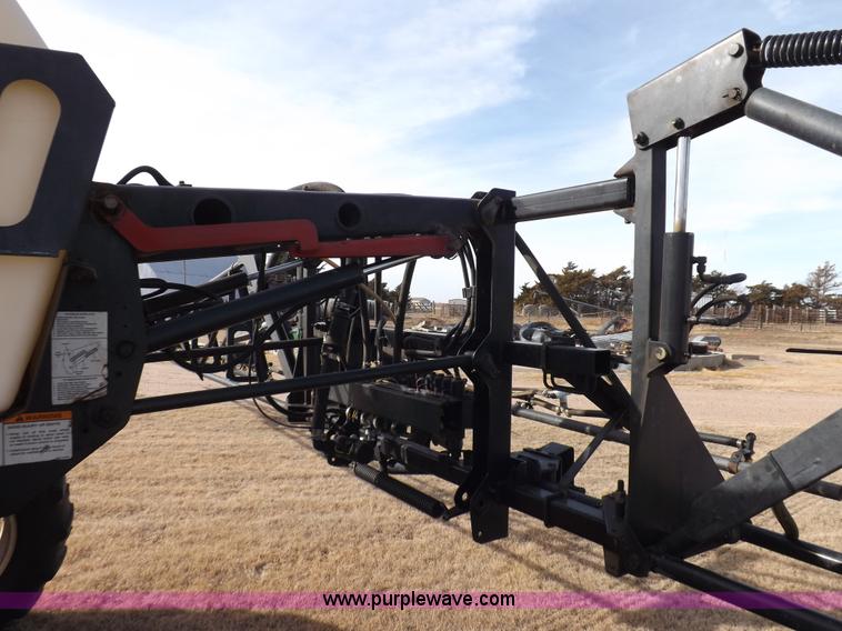 image for item K3042 Melroe SpraCoupe 3430-80 self-propelled sprayer