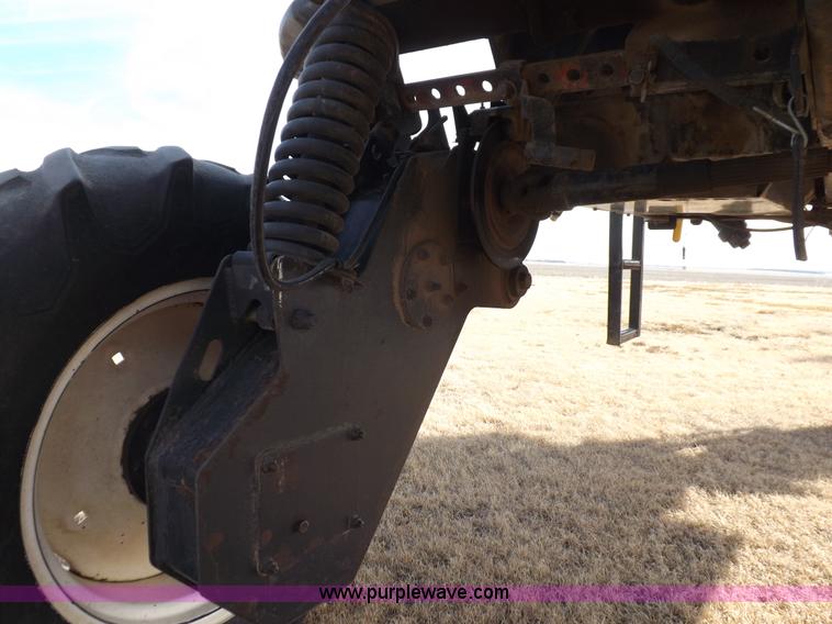 image for item K3042 Melroe SpraCoupe 3430-80 self-propelled sprayer