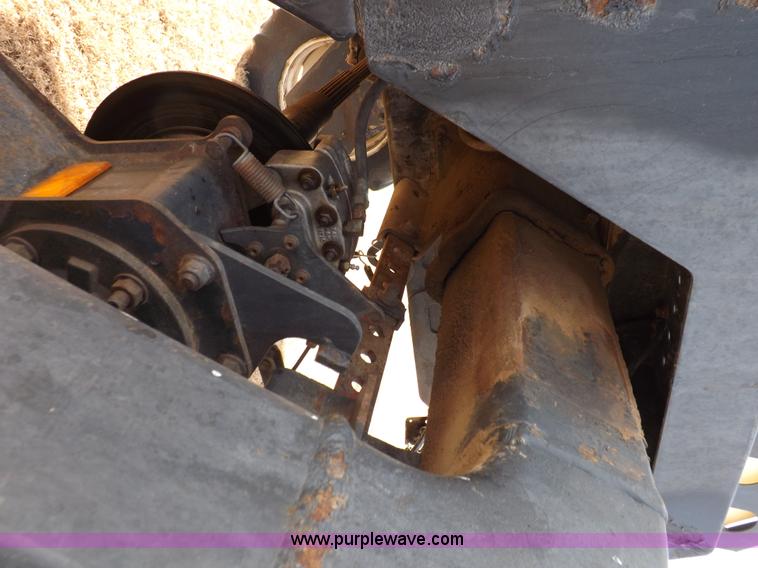 image for item K3042 Melroe SpraCoupe 3430-80 self-propelled sprayer