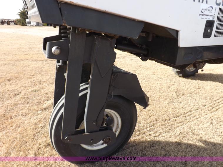 image for item K3042 Melroe SpraCoupe 3430-80 self-propelled sprayer