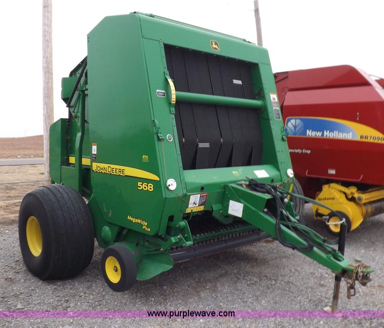 image for item K3076 2007 John Deere 568 round baler